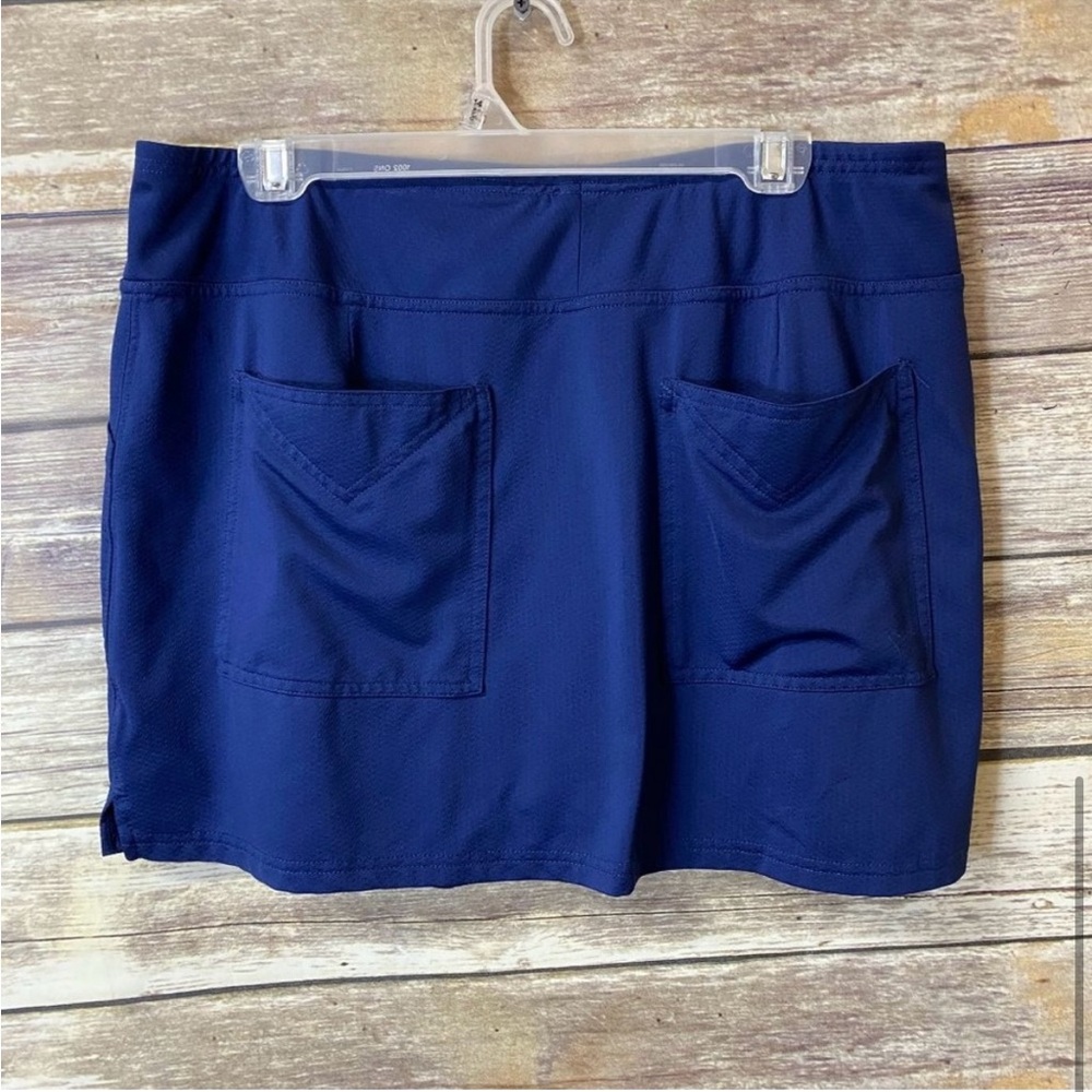 Active Navy V-Neck Women's Tank Top - Picture 6 of 7